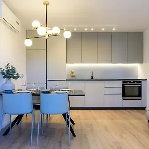 https://stiva-apartment-new-apartment-with-free-parking.splithotels.org