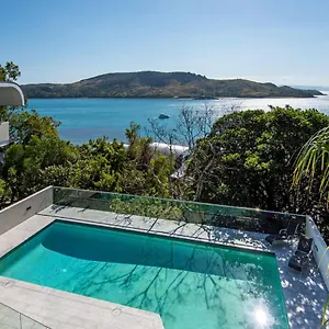 https://waves-3-luxury-3-bedroom-endless-ocean-views-central.queenslandhotels.net